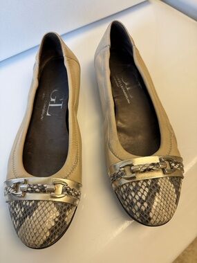 Agl Beige Leather Ballet Flats with Snakeskin Cap and Gold Chain